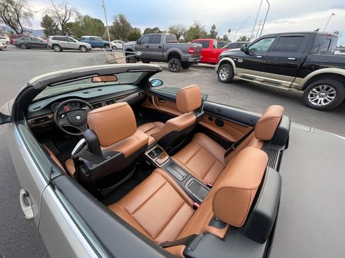 Used 2008 BMW 335i Convertible image 21