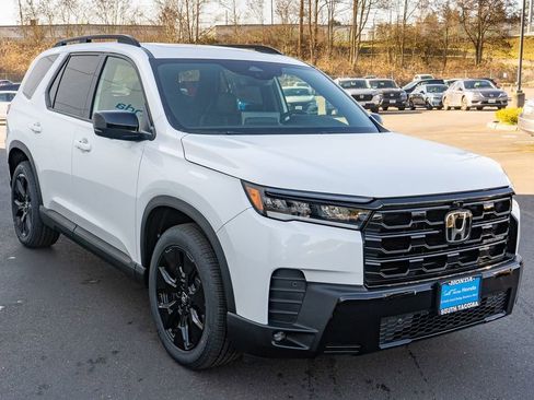 New 2026 Honda Pilot Black Edition image 4