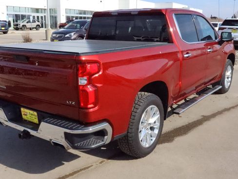 Used 2019 Chevrolet Silverado 1500 LTZ AWD/4WD image 7
