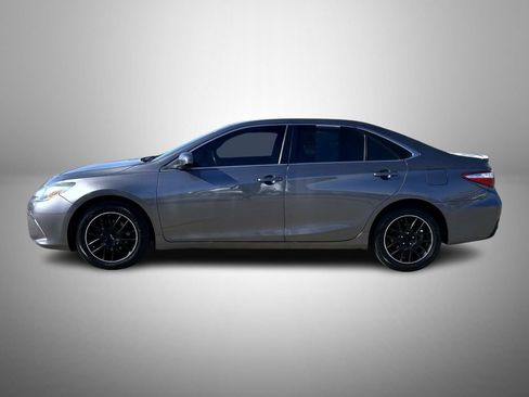 Used 2017 Toyota Camry SE image 8