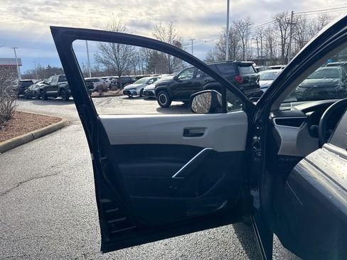 New 2026 Toyota Corolla Cross L image 17