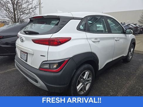 Used 2023 Hyundai Kona SE image 3