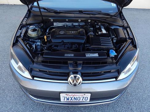 Used 2017 Volkswagen Golf SE FWD image 40