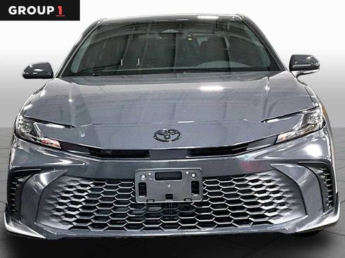 Used 2025 Toyota Camry SE w/ Convenience Package AWD/4WD image 4