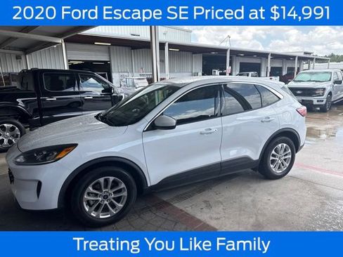 Used 2020 Ford Escape SE FWD image 1