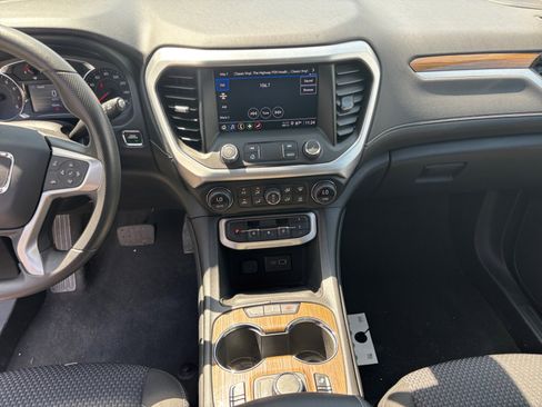 Used 2023 GMC Acadia SLE w/ Driver Convenience Package image 11