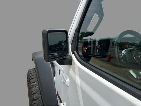 Used 2018 Jeep Wrangler Unlimited Rubicon w/ Dual Top Group AWD/4WD image 33