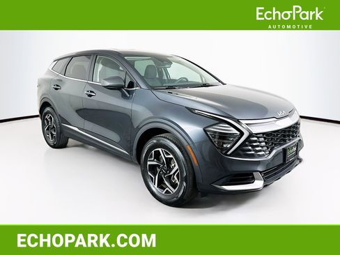 Used 2025 Kia Sportage LX image 1
