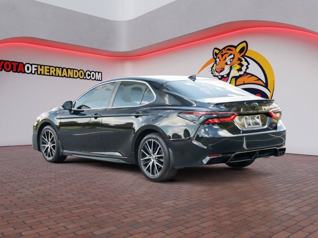 Used 2024 Toyota Camry SE FWD image 8