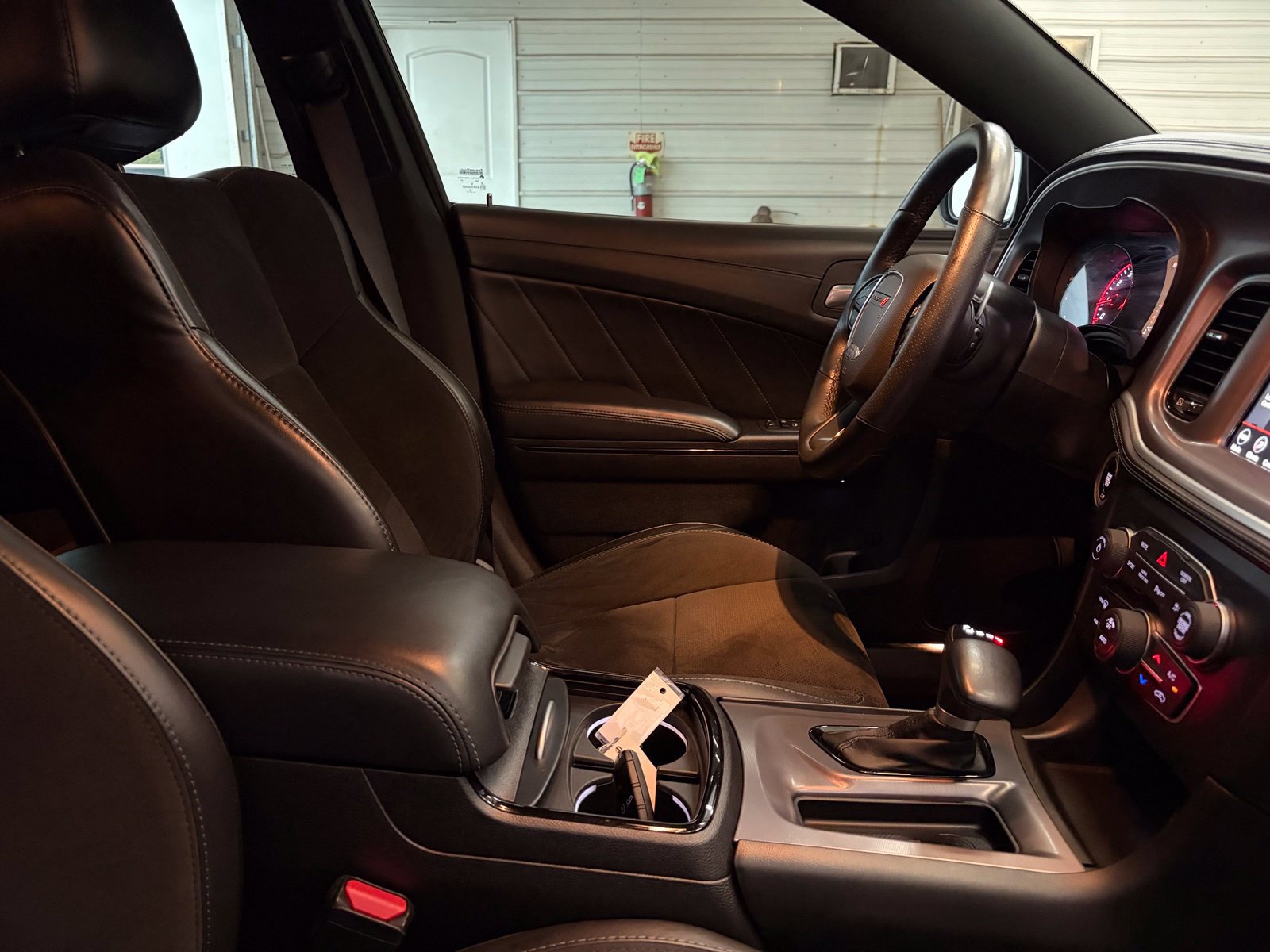 Used 2022 Dodge Charger R/T w/ Plus Group RWD image 28