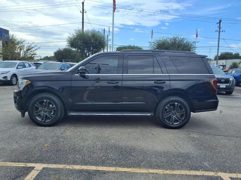 Used 2020 Ford Expedition XLT w/ Equipment Group 202A RWD image 8