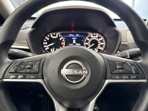 Used 2024 Nissan Altima 2.5 SV image 21