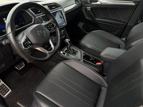 Used 2023 Volkswagen Tiguan SE R-Line FWD image 11