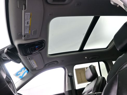 Used 2023 Jeep Grand Cherokee Limited w/ MOPAR Finishing Package image 18