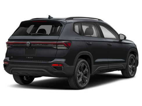 New 2026 Volkswagen Taos SE image 2