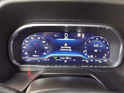 Used 2023 Chevrolet Suburban Z71 w/ Luxury Package image 14