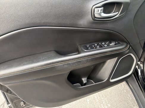 Used 2019 Jeep Compass Latitude w/ Popular Equipment Group image 16