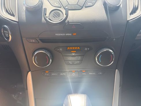 Used 2018 Ford Edge SEL FWD image 19