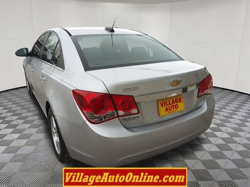 Used 2016 Chevrolet Cruze LT image 10