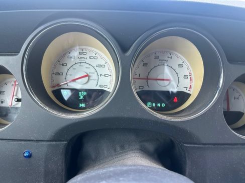 Used 2014 Dodge Challenger R/T RWD image 17