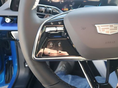 New 2026 Cadillac Optiq Luxury 1 image 34