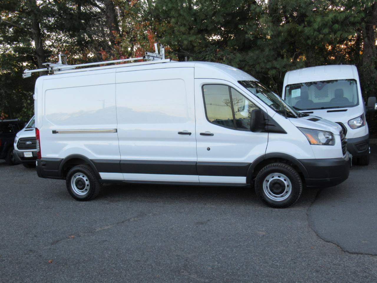 Used 2017 Ford Transit 250 148 Medium Roof RWD image 7