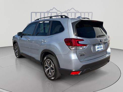 Used 2023 Subaru Forester Premium AWD/4WD image 3