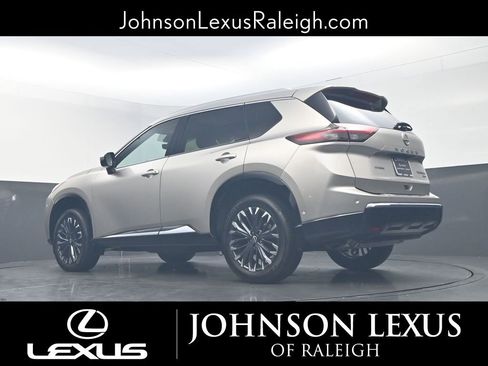 Used 2024 Nissan Rogue Platinum w/ Platinum Premium Package image 17