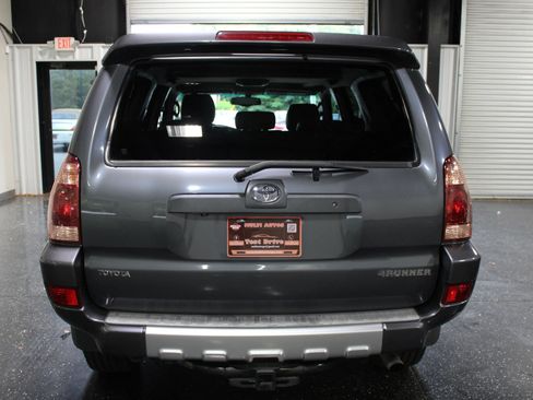 Used 2004 Toyota 4Runner Limited w/ Preferred Accessory Pkg RWD image 3