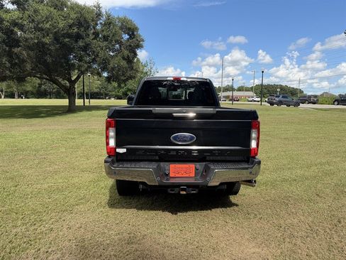 Used 2019 Ford F250 XLT w/ XLT Premium Package AWD/4WD image 4