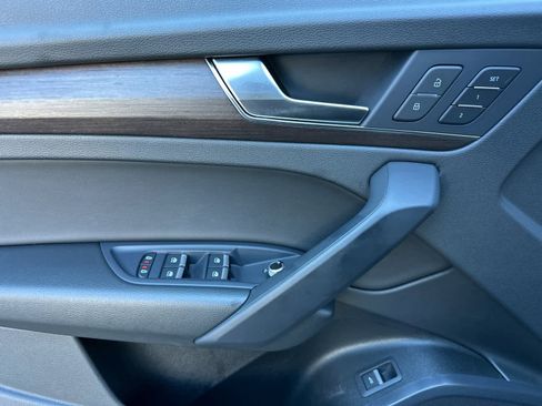 Used 2023 Audi Q5 2.0T Premium w/ Convenience Package image 12