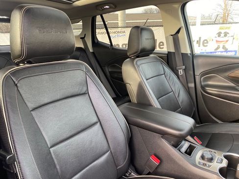 Used 2019 GMC Terrain Denali w/ Advanced Safety Package image 18