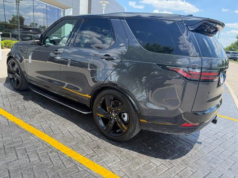 Used 2025 Land Rover Discovery Dynamic SE AWD/4WD image 6