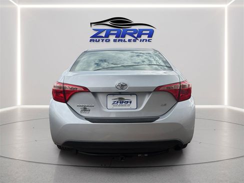 Used 2017 Toyota Corolla LE w/ Carpet Mat Package (TMS) FWD image 6