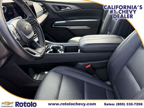 Used 2025 Chevrolet Traverse LT FWD image 18