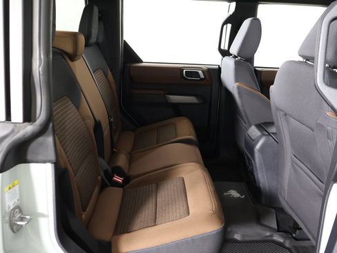 Used 2023 Ford Bronco Outer Banks w/ Sasquatch Package AWD/4WD image 35