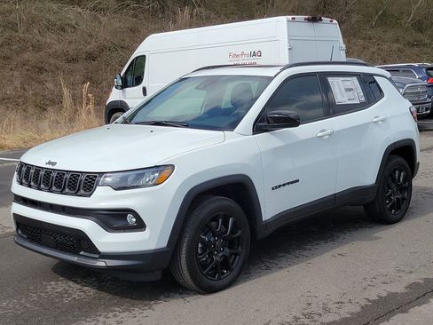 New 2026 Jeep Compass Latitude w/ Sun and Sound Group AWD/4WD image 7
