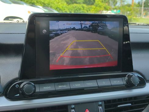 Used 2023 Kia Forte LXS w/ LXS Technology Package FWD image 19