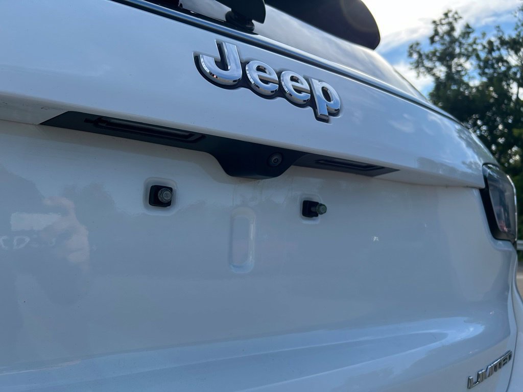 Certified 2023 Jeep Compass Limited w/ Elite Group AWD/4WD image 9