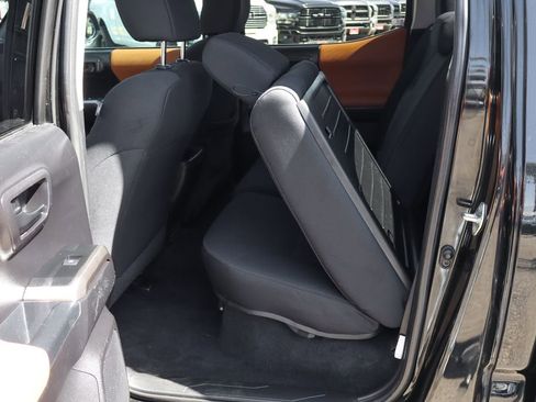 Used 2019 Toyota Tacoma SR5 RWD image 37