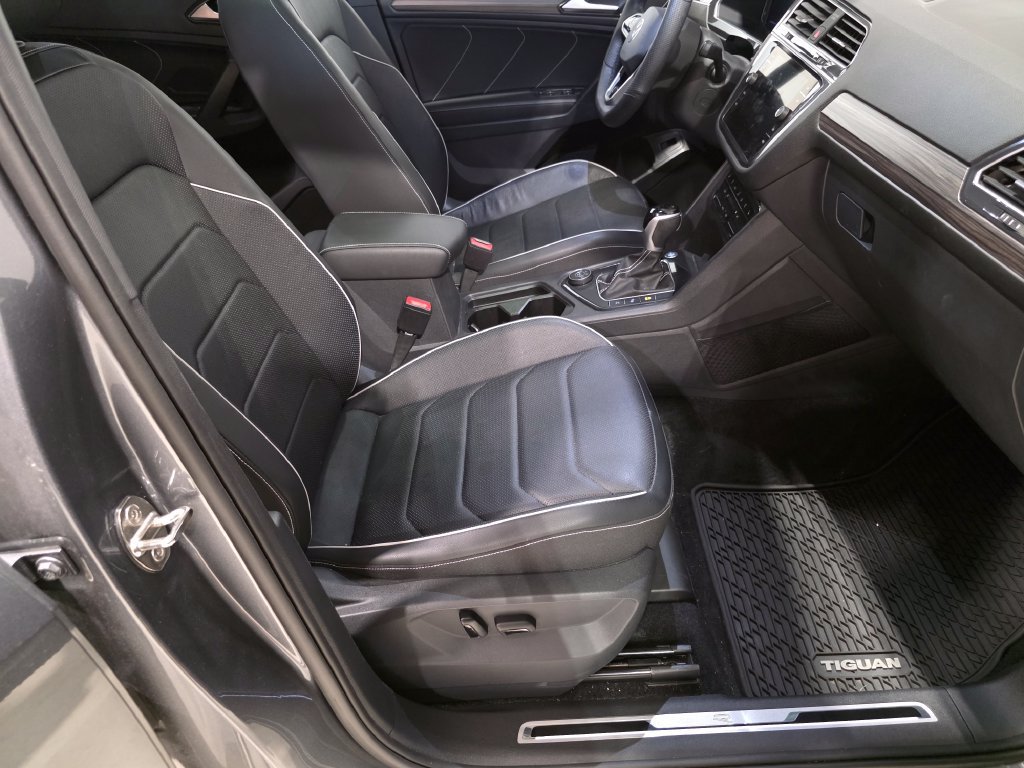 Used 2024 Volkswagen Tiguan SEL R-Line AWD/4WD image 13