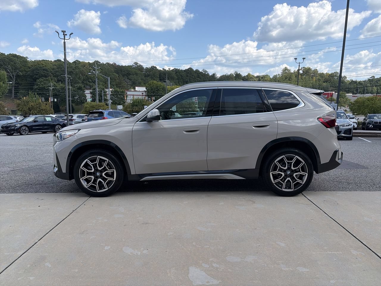Used 2027 BMW X1 xDrive28i AWD/4WD image 5