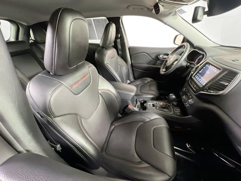 Used 2022 Jeep Cherokee Trailhawk w/ Premium Leather Package AWD/4WD image 26