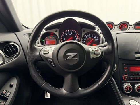 Used 2016 Nissan 370Z Coupe RWD image 13