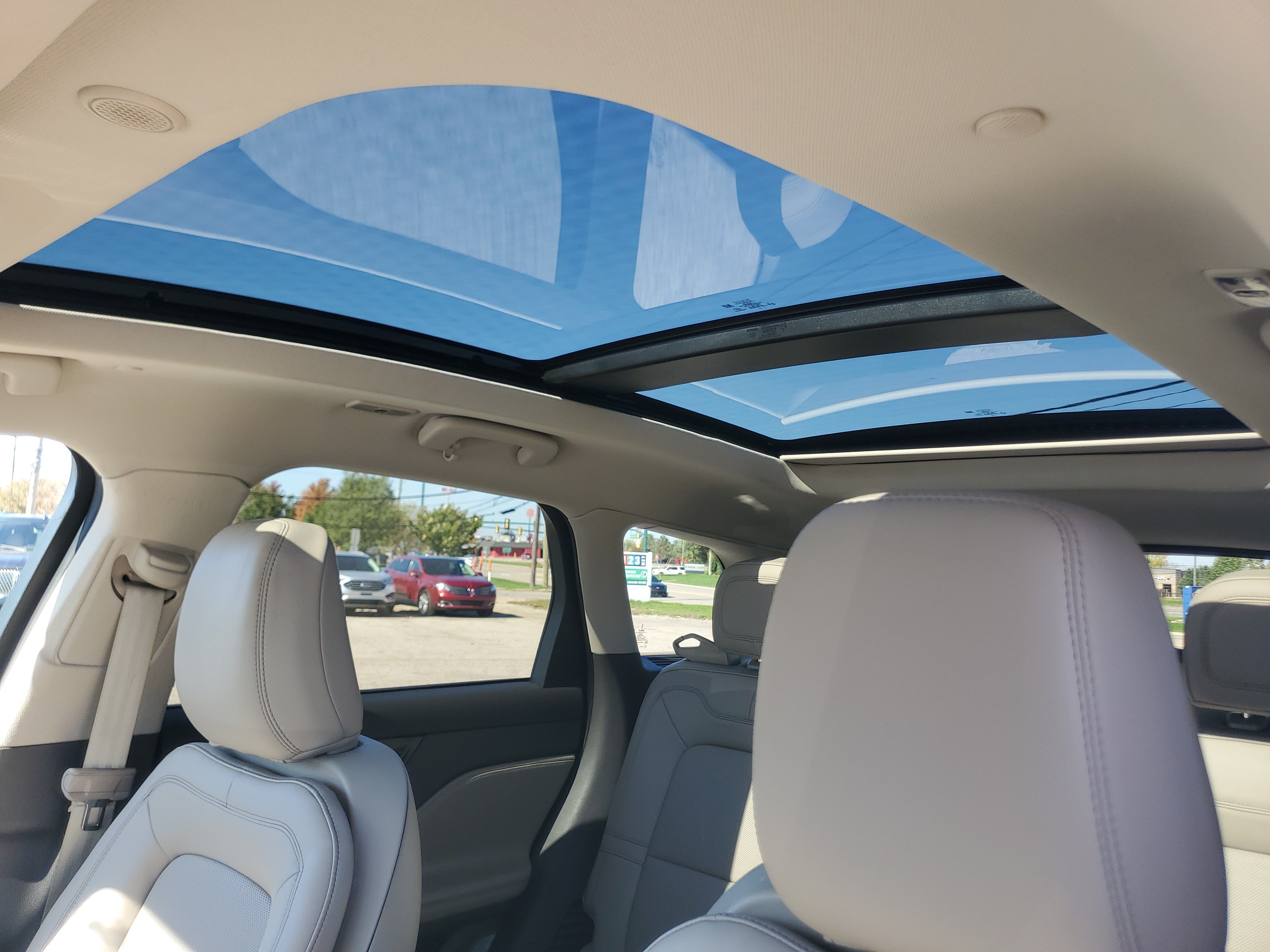 Certified 2024 Lincoln Corsair AWD w/ Equipment Group 101A image 11