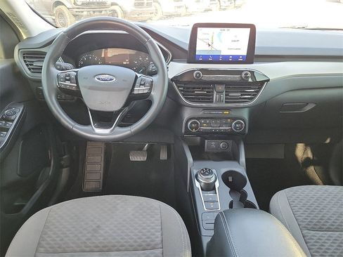 Used 2021 Ford Escape SE w/ SE Sport Appearance Package image 10