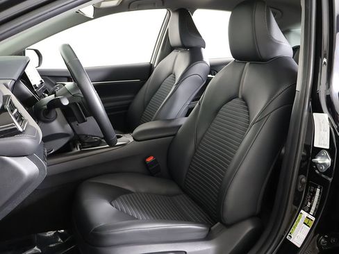 Used 2024 Toyota Camry SE image 27