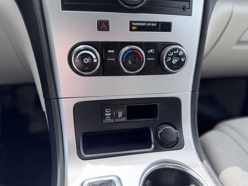Used 2012 GMC Acadia SL w/ Preferred Package AWD/4WD image 19