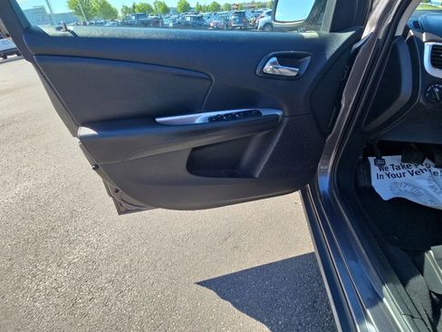 Used 2018 Dodge Journey SE w/ Blacktop Package FWD image 11