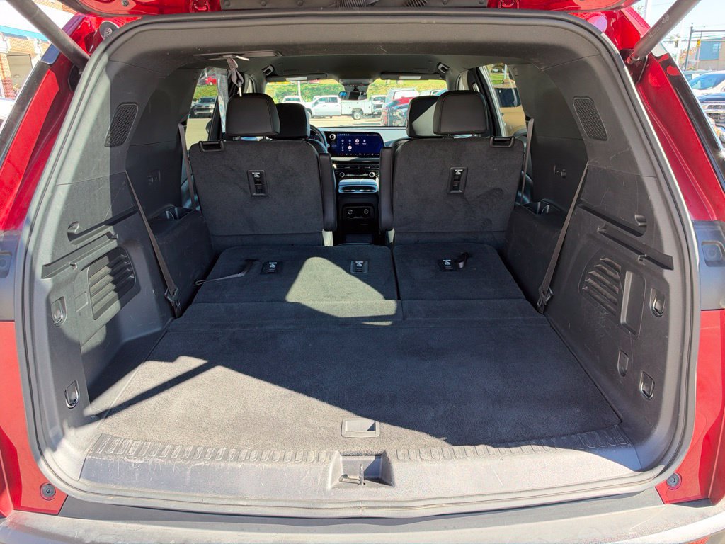 Used 2024 Chevrolet Traverse LT w/ Trailering Package AWD/4WD image 45
